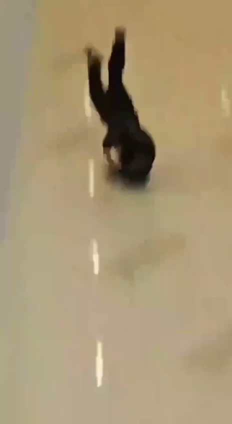 Claim of jump at Wuyue Plaza