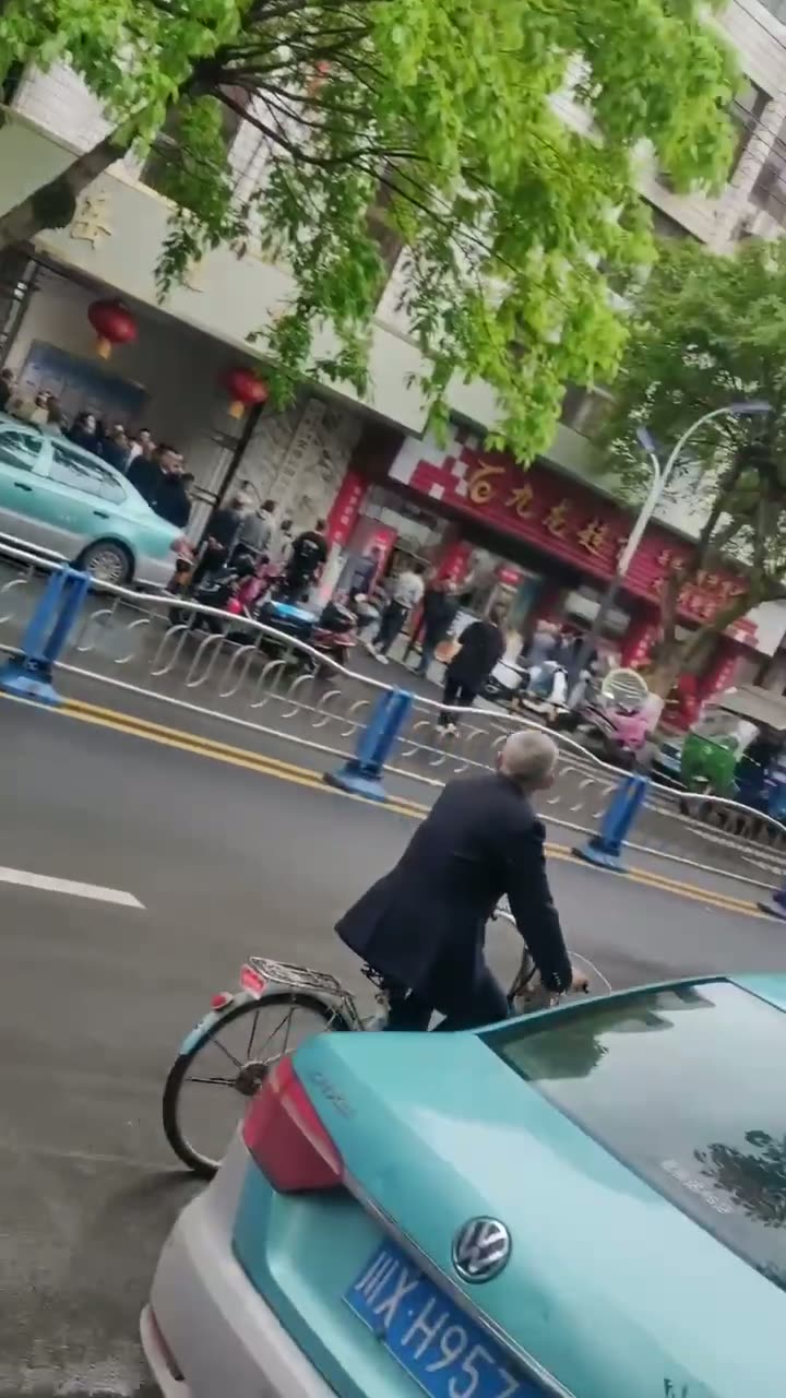 Yuechi Taxi Drivers Strike Over New-Energy Vehicles