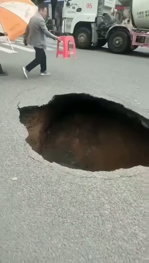Road collapse in Guangze repaired