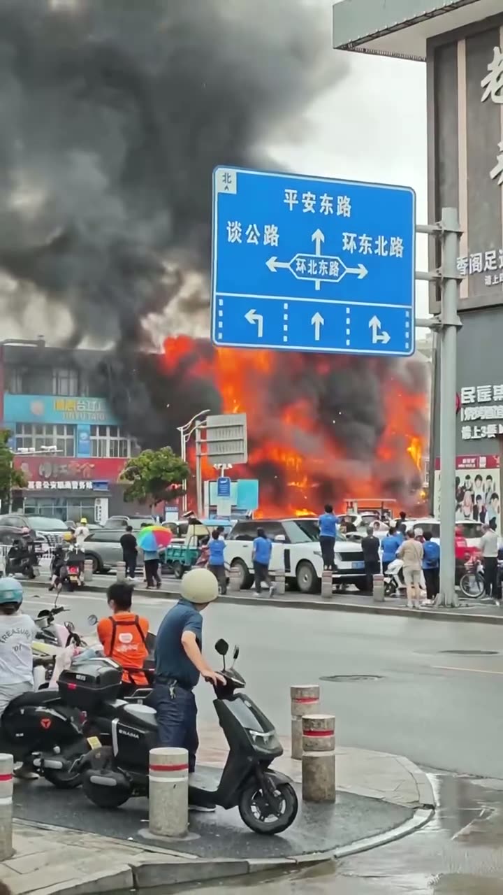 Post says vehicle fire sparked building blaze in Jiashan