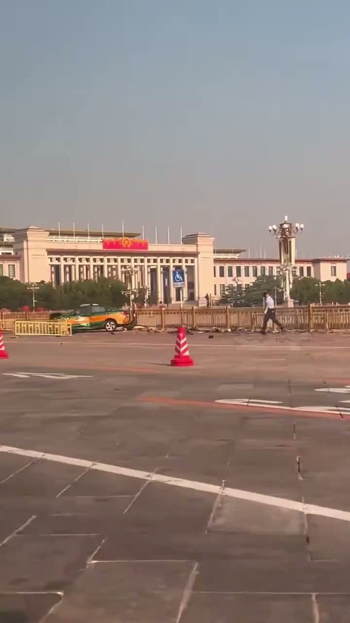 Video Shows Damaged Taxi Near Tiananmen